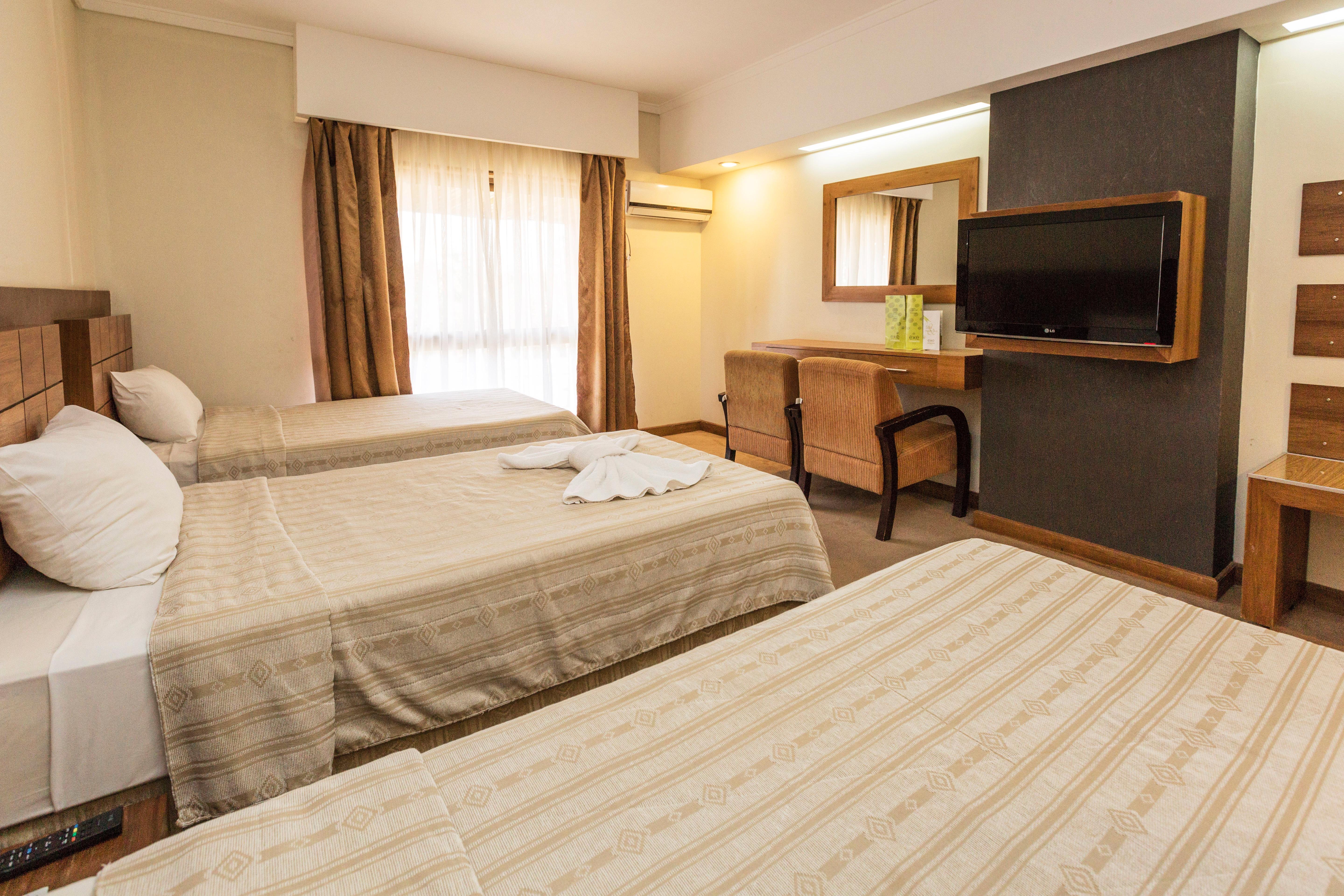 Exe Hotel Cataratas Puerto Iguazu Exterior photo A room at the hotel