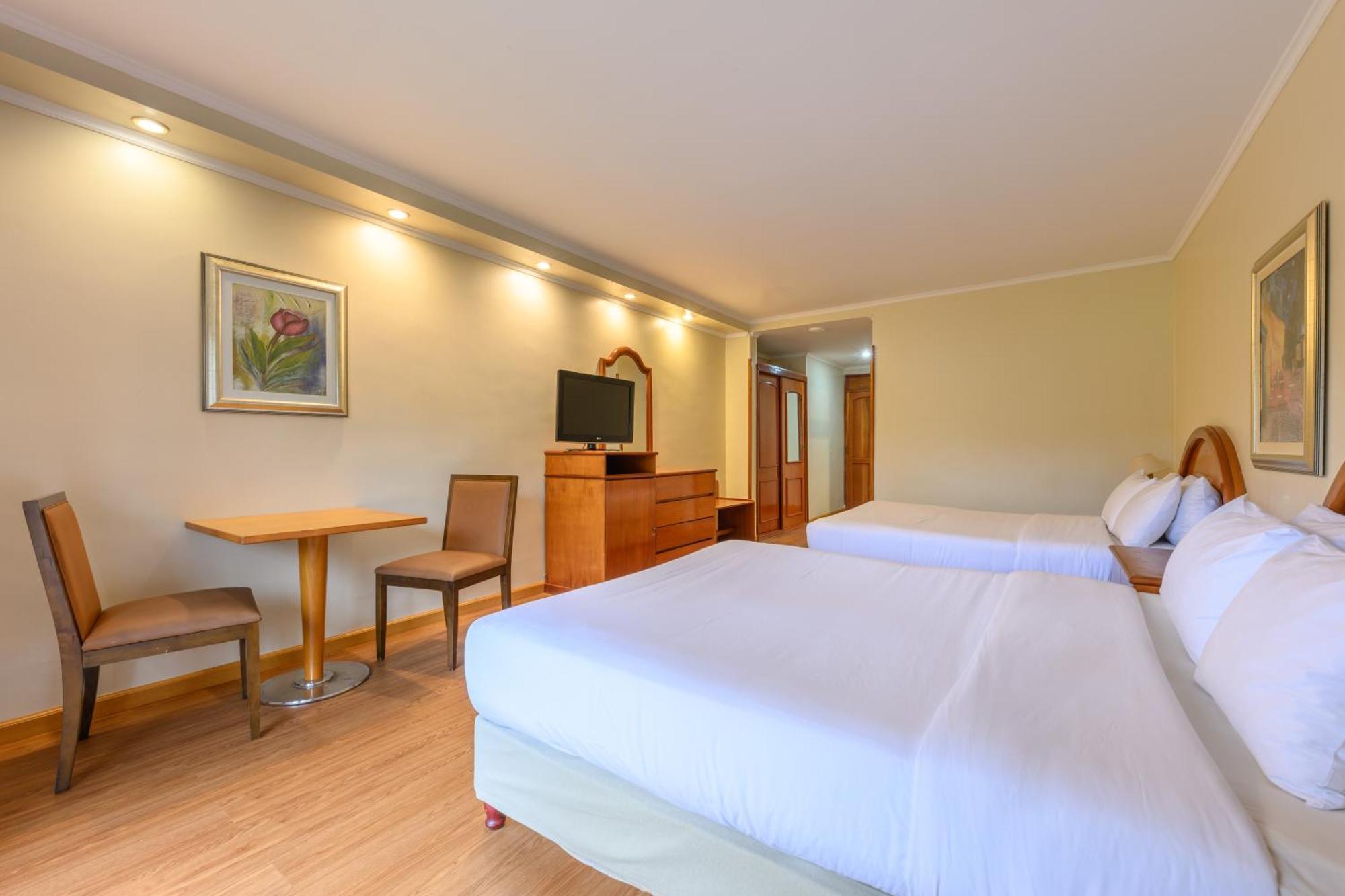 Exe Hotel Cataratas Puerto Iguazu Exterior photo A typical room at the hotel
