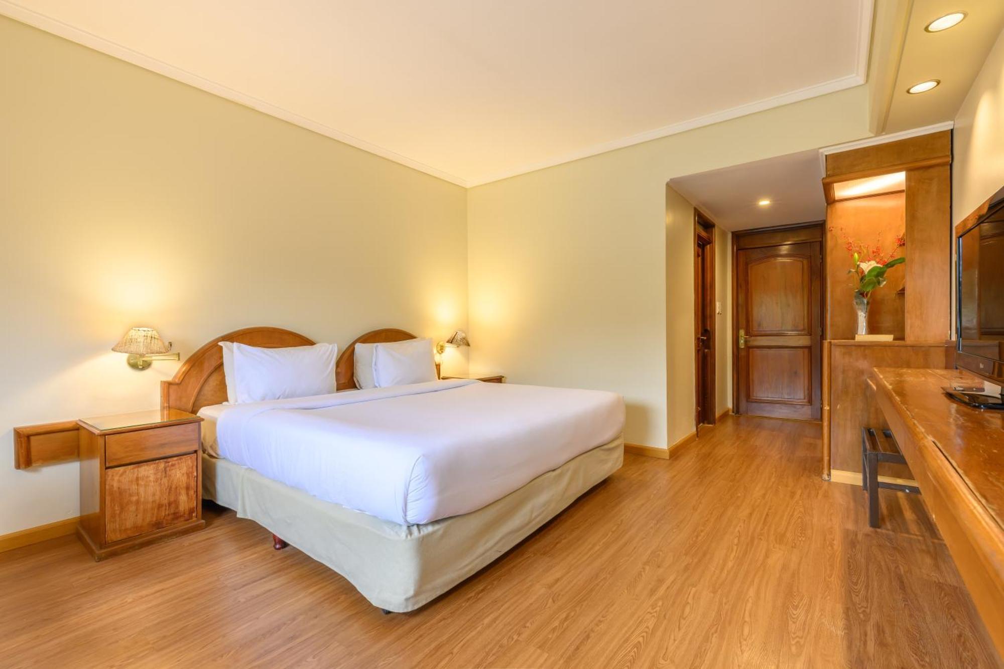 Exe Hotel Cataratas Puerto Iguazu Exterior photo A room at the hotel