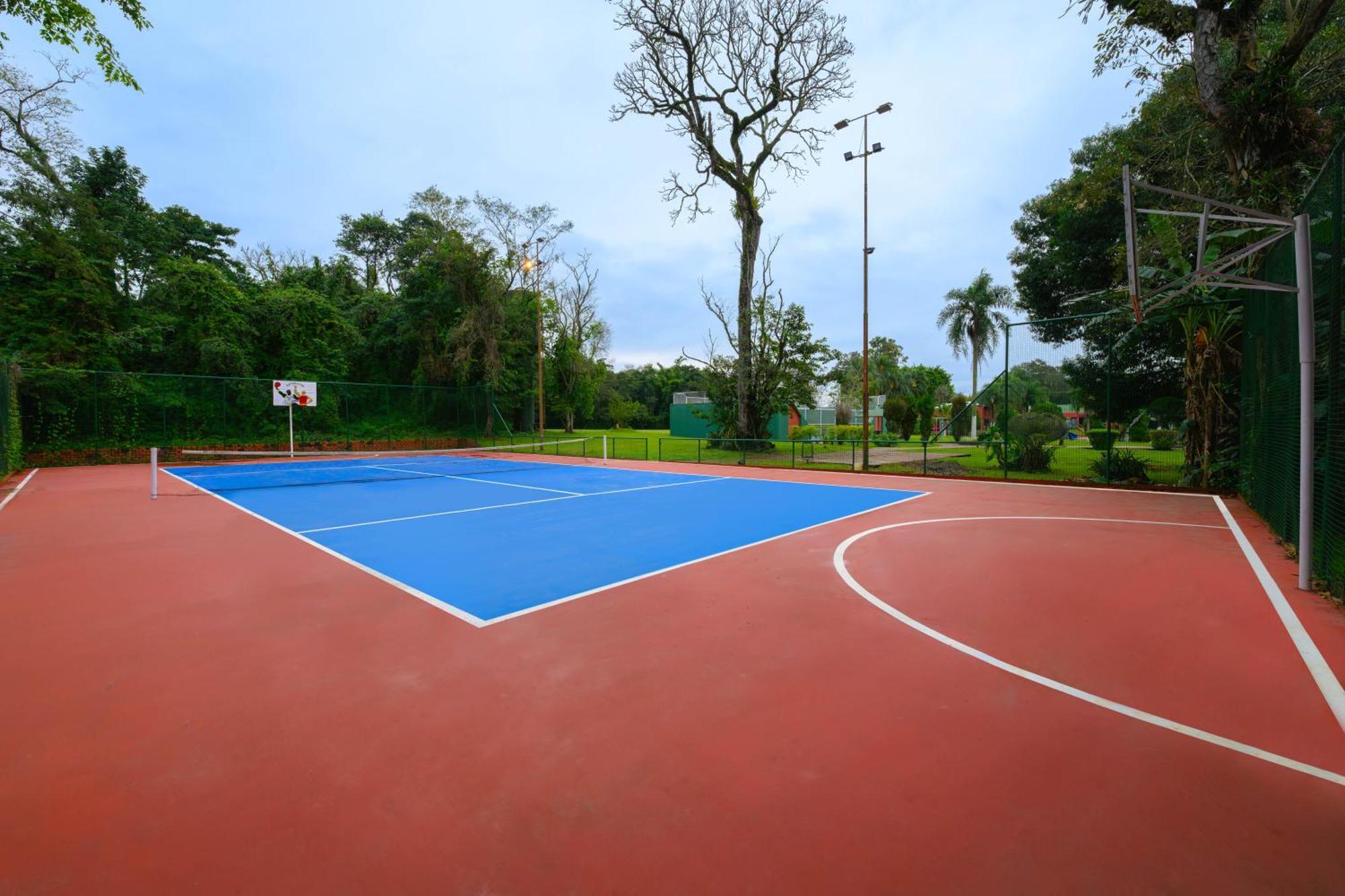 Exe Hotel Cataratas Puerto Iguazu Exterior photo Tennis and Basketball Courts